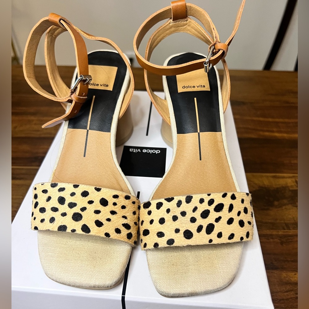 Dolce Vita Neutral and Black Dotted Leather Women's Sandals. Size 6.5
